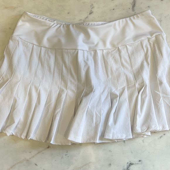 SOLD ๐ซ FILA Tennis Skirt, M - Picture 3 of 5